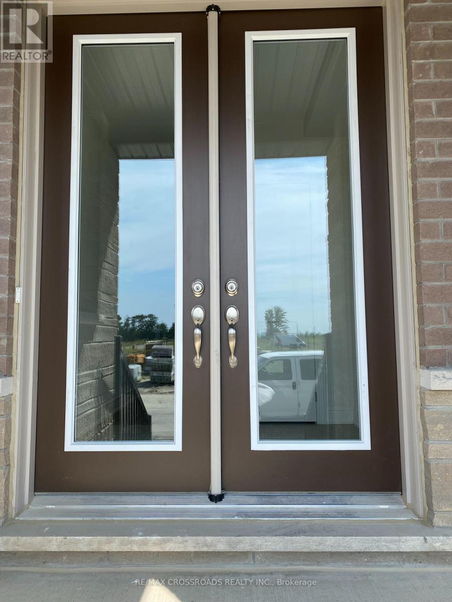 4 Kamper Avenue, Richmond Hill, Ontario  L4E 1M4 - Photo 2 - N13681184