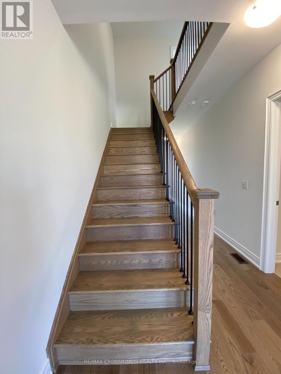 4 Kamper Avenue, Richmond Hill, Ontario  L4E 1M4 - Photo 20 - N13681184