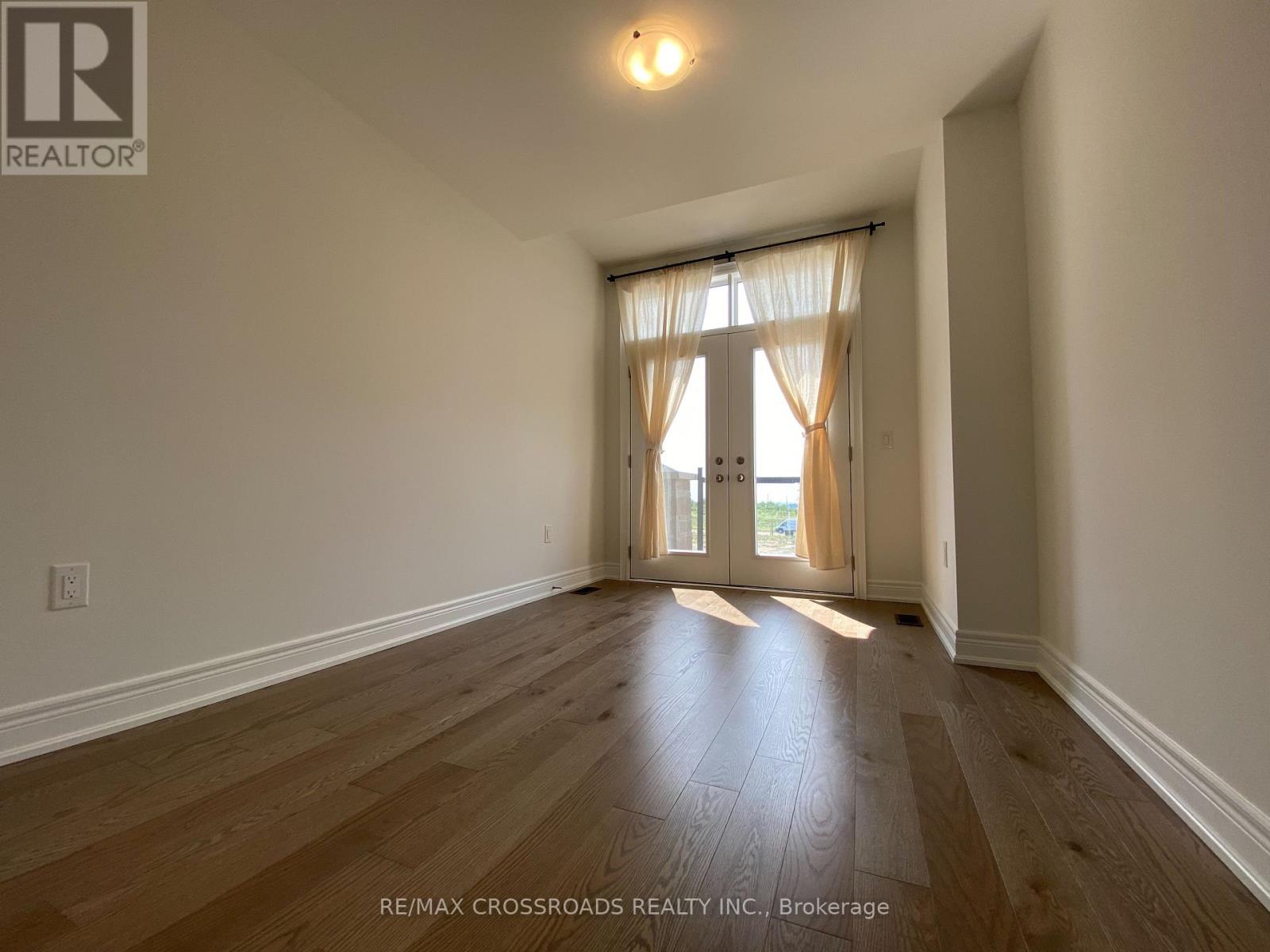 4 Kamper Avenue, Richmond Hill, Ontario  L4E 1M4 - Photo 22 - N13681184