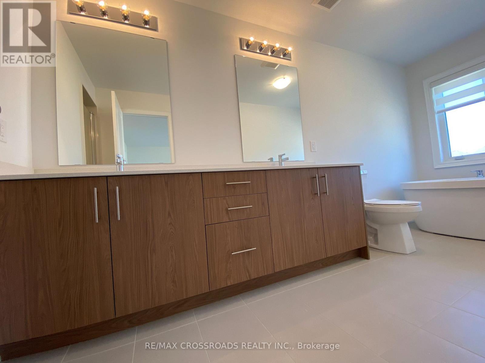 4 Kamper Avenue, Richmond Hill, Ontario  L4E 1M4 - Photo 30 - N13681184
