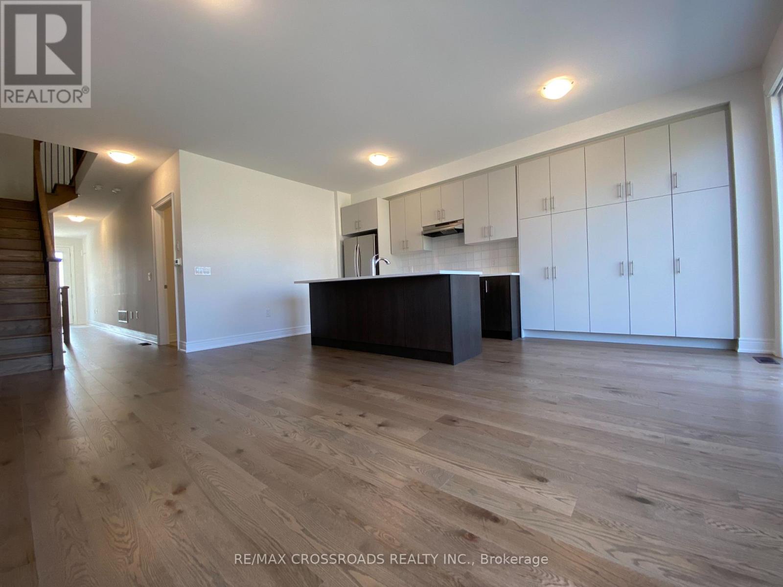 4 Kamper Avenue, Richmond Hill, Ontario  L4E 1M4 - Photo 6 - N13681184