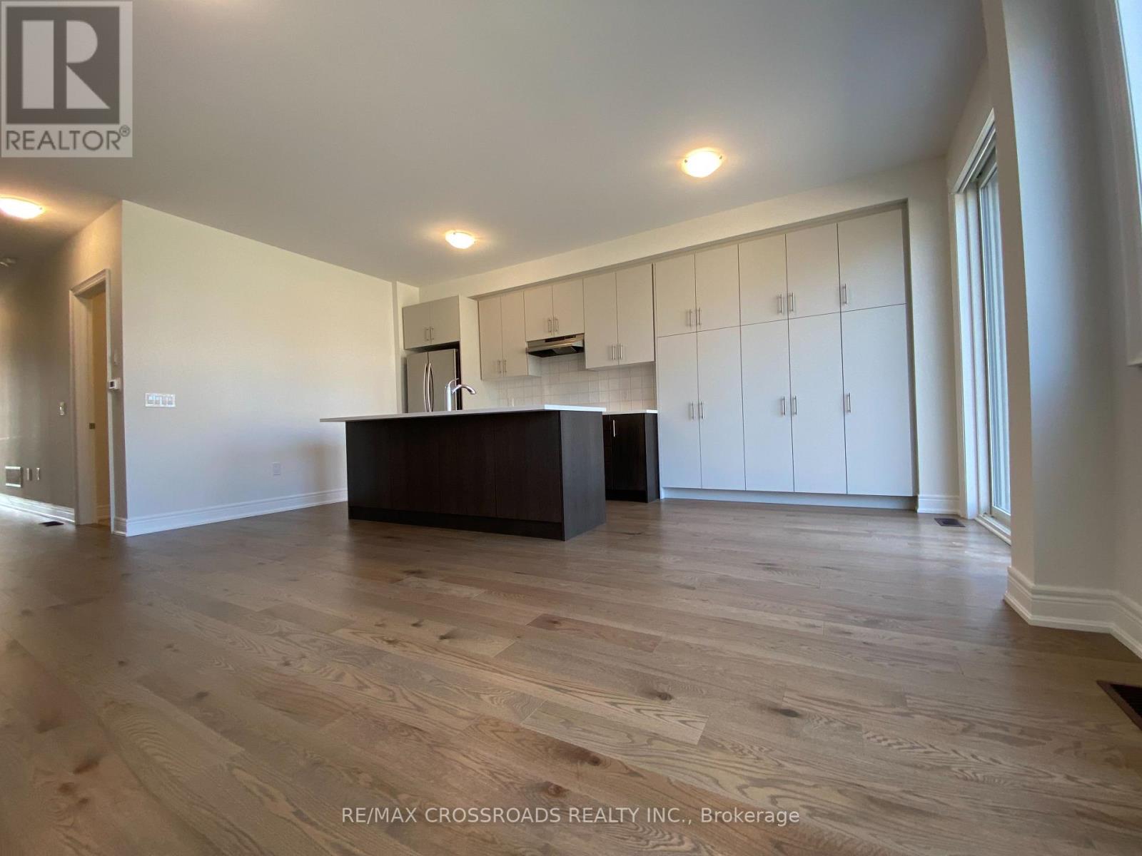 4 Kamper Avenue, Richmond Hill, Ontario  L4E 1M4 - Photo 8 - N13681184
