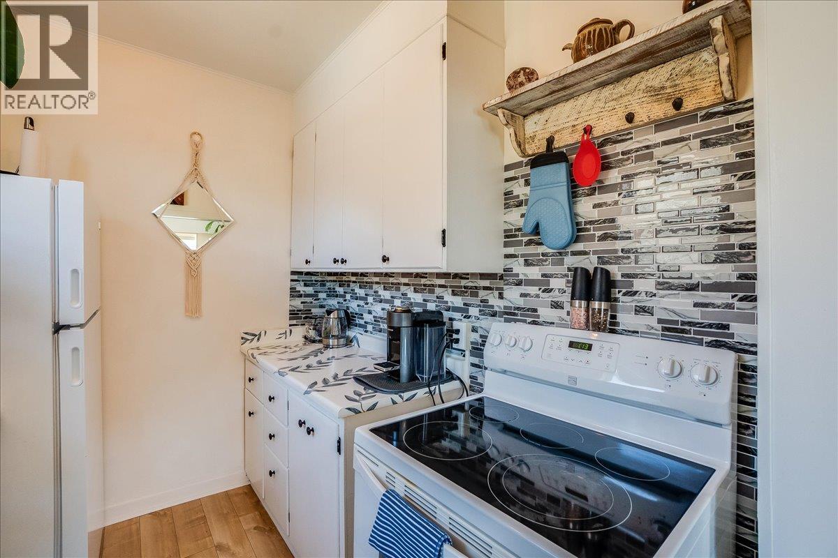 615 Victoria Street, Nelson, British Columbia  V1L 4L1 - Photo 10 - 10389879