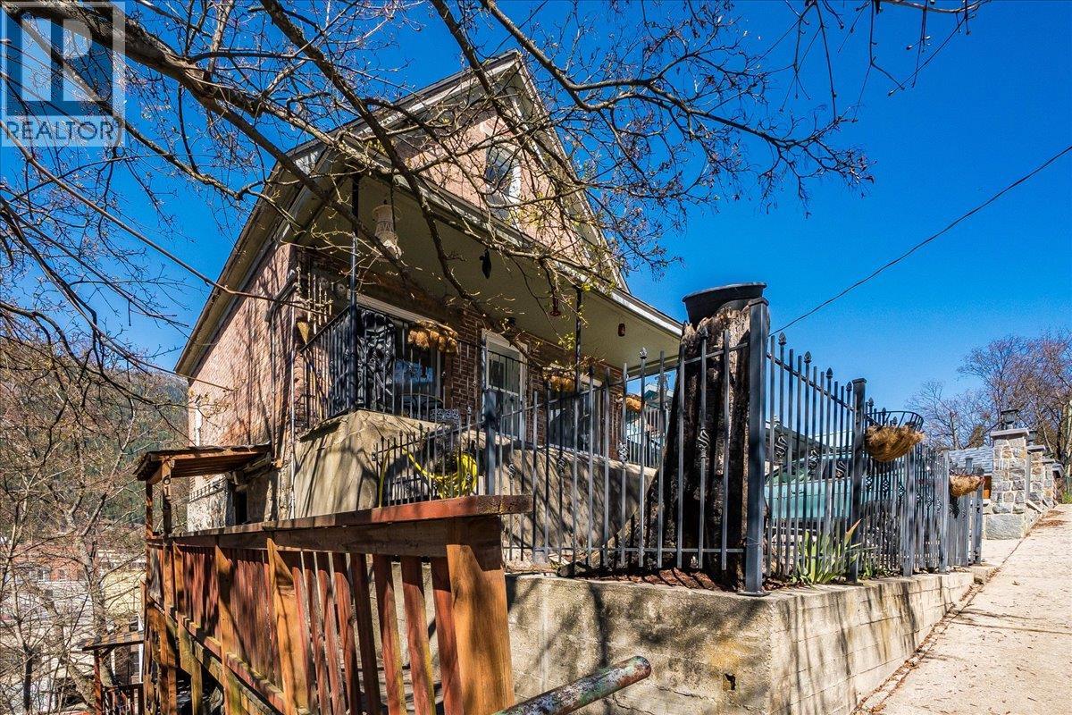 615 Victoria Street, Nelson, British Columbia  V1L 4L1 - Photo 34 - 10389879