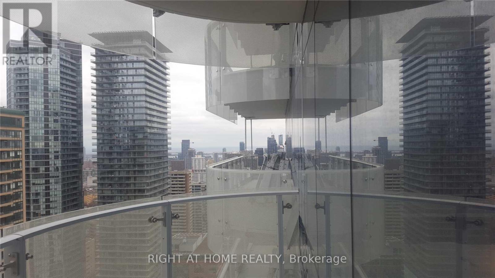 2703 - 1 Bloor Street E, Toronto, Ontario  M4W 0A8 - Photo 12 - C13681186