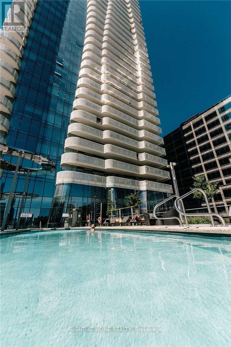2703 - 1 Bloor Street E, Toronto, Ontario  M4W 0A8 - Photo 18 - C13681186