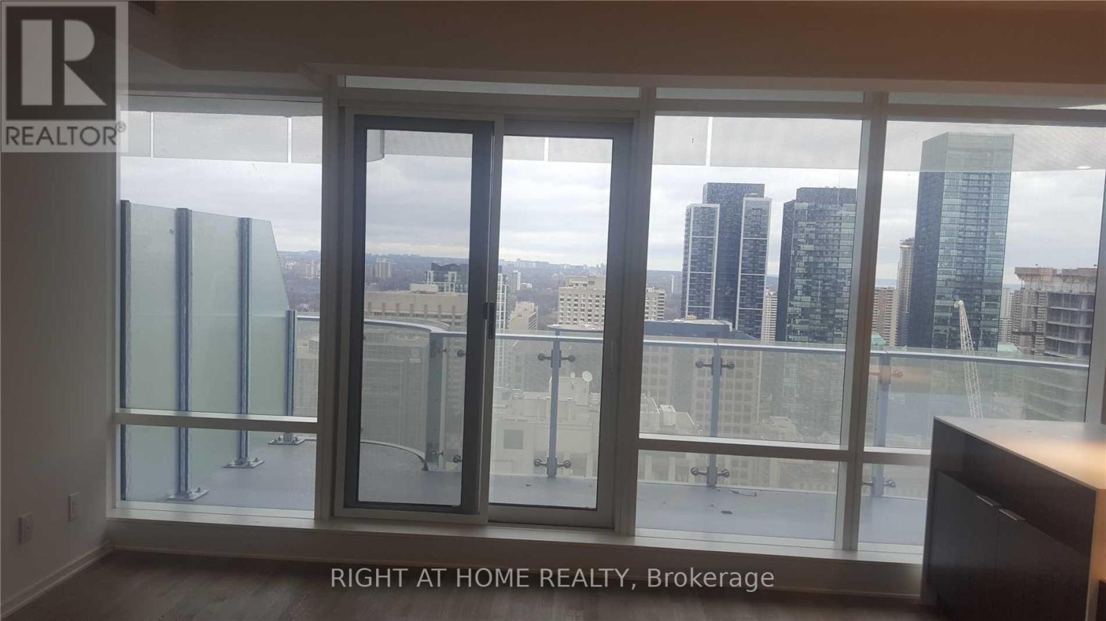 2703 - 1 Bloor Street E, Toronto, Ontario  M4W 0A8 - Photo 6 - C13681186