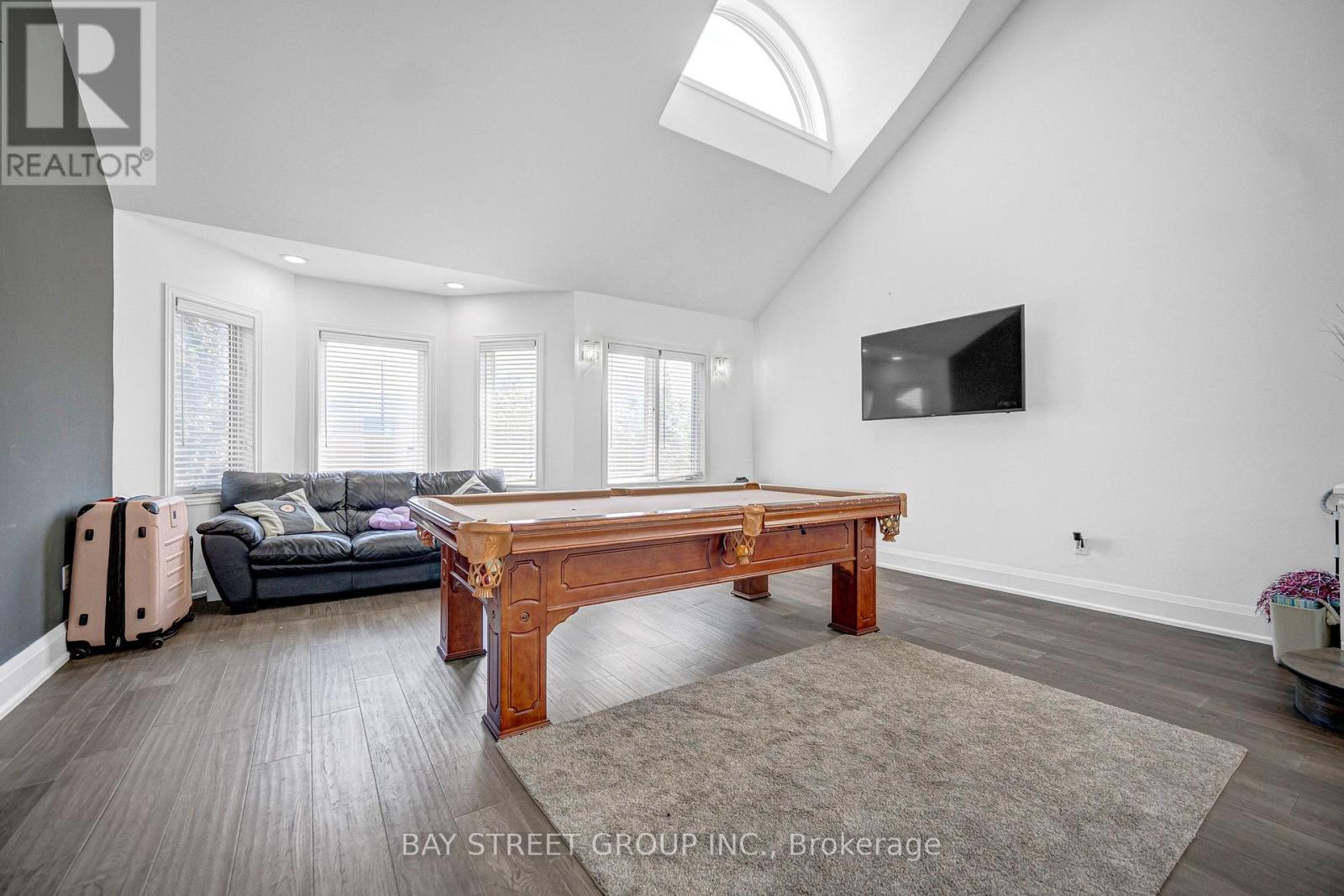 231 Shaftsbury Avenue N, Richmond Hill, Ontario  L4C 0E8 - Photo 4 - N13681194