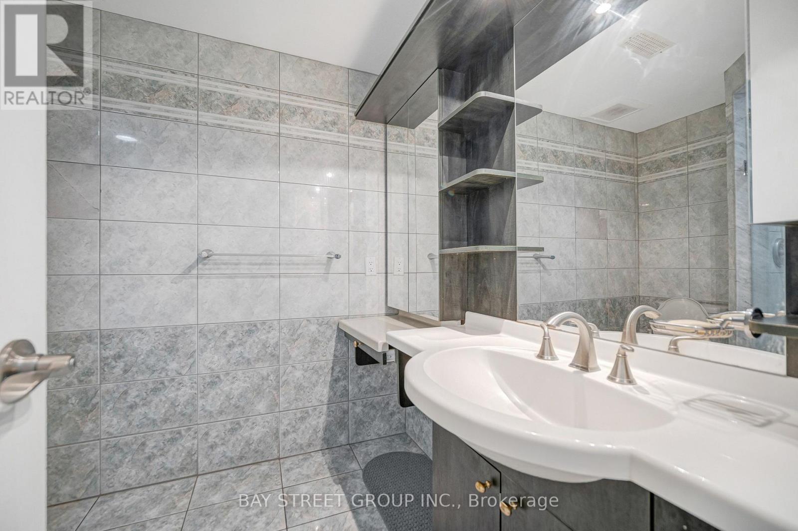 231 Shaftsbury Avenue N, Richmond Hill, Ontario  L4C 0E8 - Photo 44 - N13681194