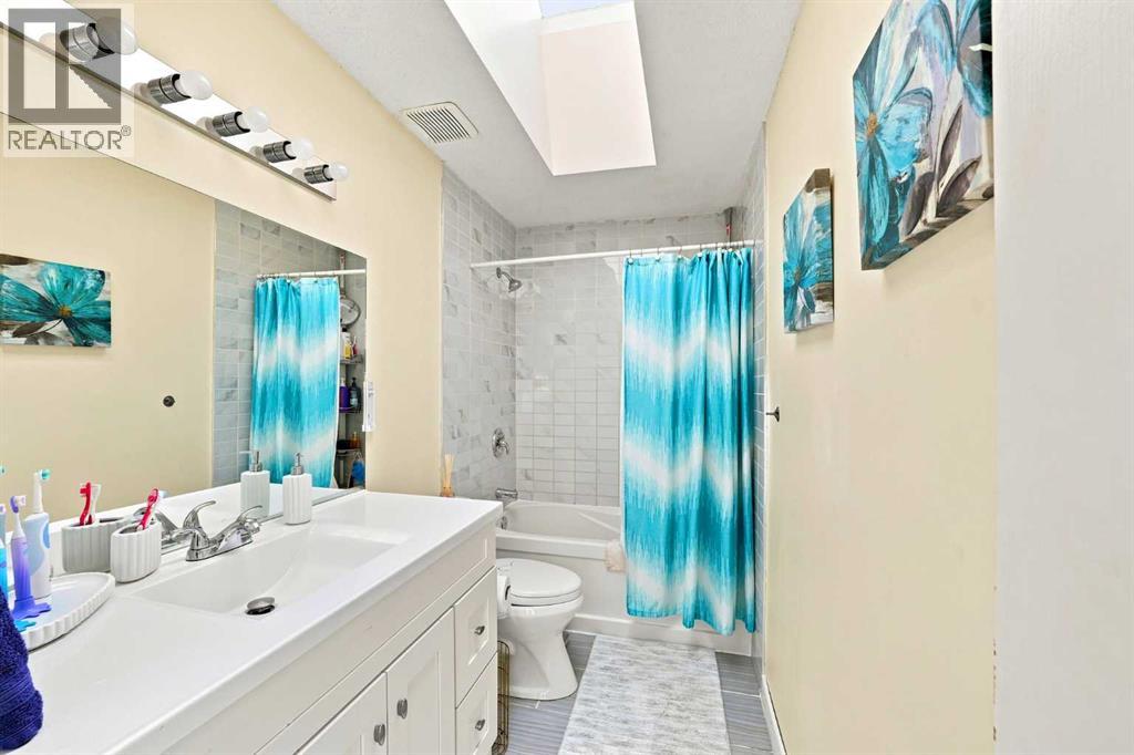 225 Harvest Glen Place NE, Calgary, Alberta  T3K 4J1 - Photo 20 - A2330527