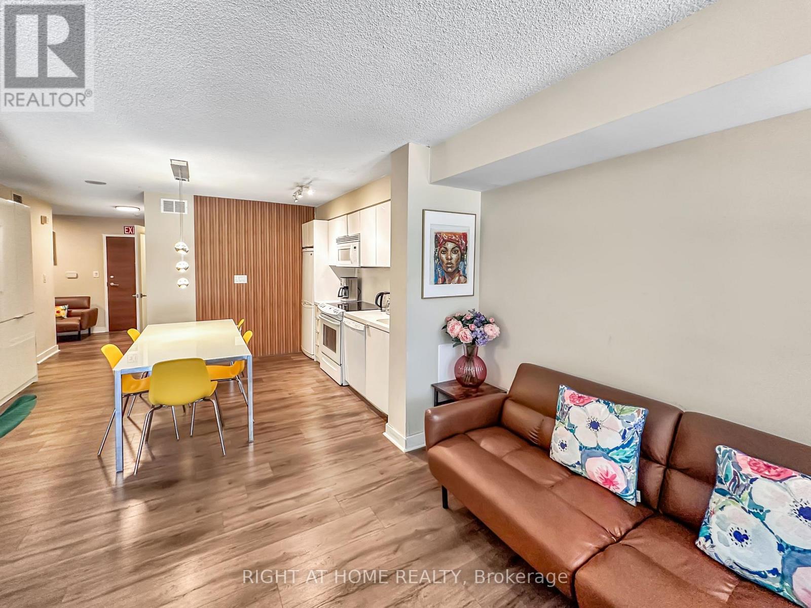 356 - 10 Capreol Court, Toronto, Ontario  M5V 4B3 - Photo 11 - C13681212