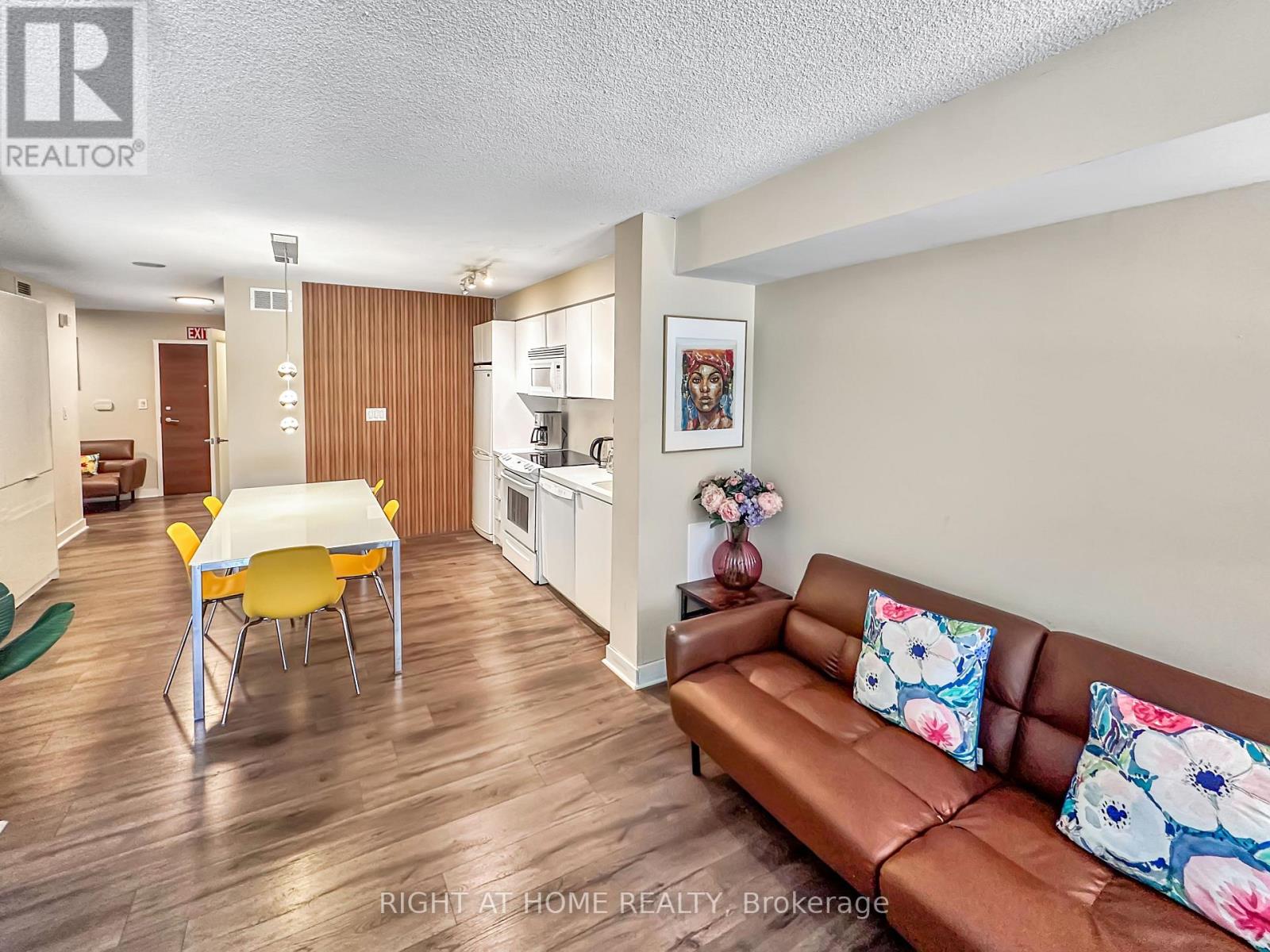 356 - 10 Capreol Court, Toronto, Ontario  M5V 4B3 - Photo 5 - C13681212