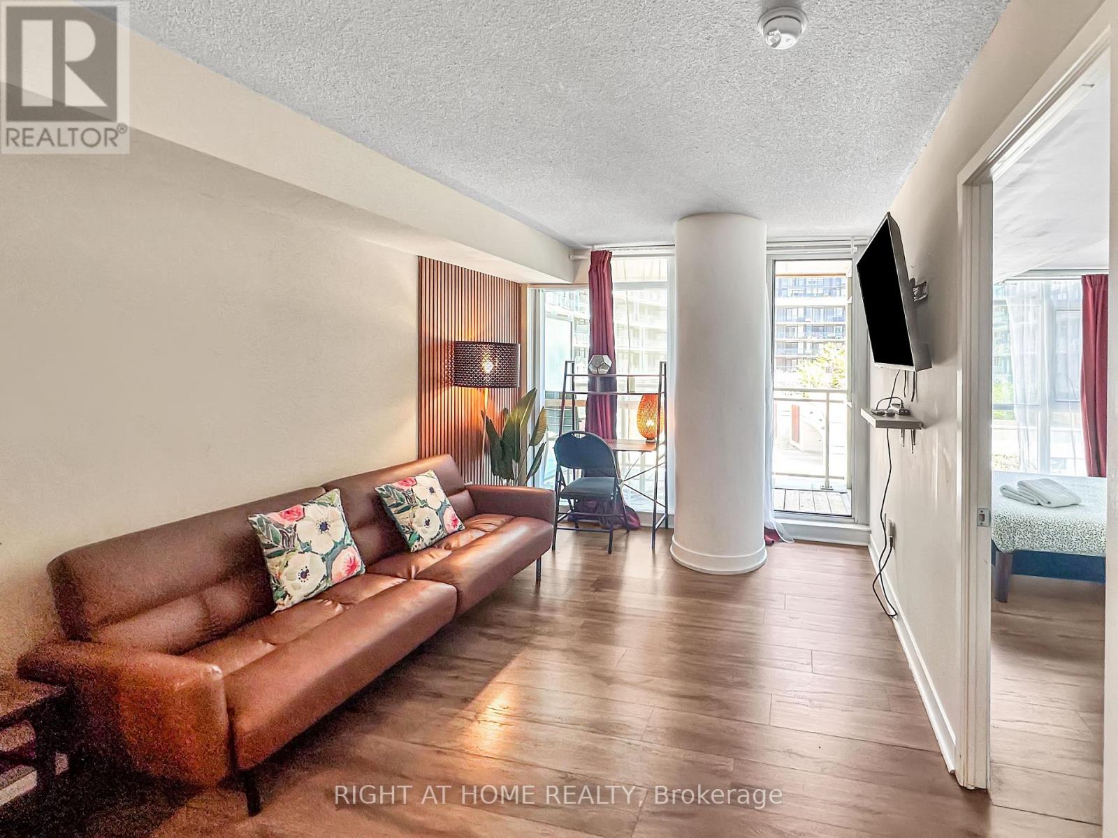 356 - 10 Capreol Court, Toronto, Ontario  M5V 4B3 - Photo 7 - C13681212