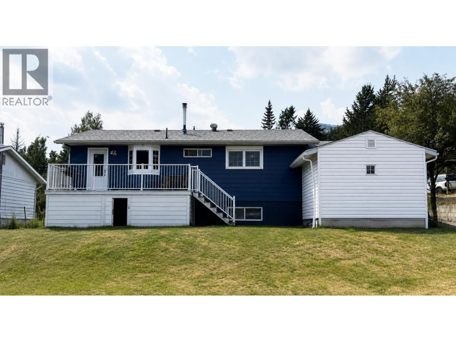 2607 Alpine Drive, Elkford, British Columbia  V0B 1H0 - Photo 34 - 10386786