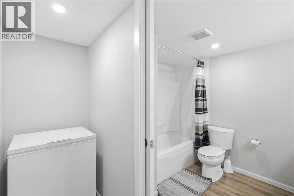 26 Copperpond Place SE, Calgary, Alberta  T2Z 0L6 - Photo 26 - A2336005