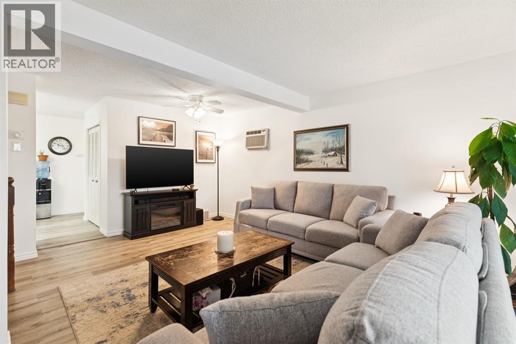 283 Abinger Crescent Ne, Calgary, Alberta  T2A 6L2 - Photo 9 - A2336342