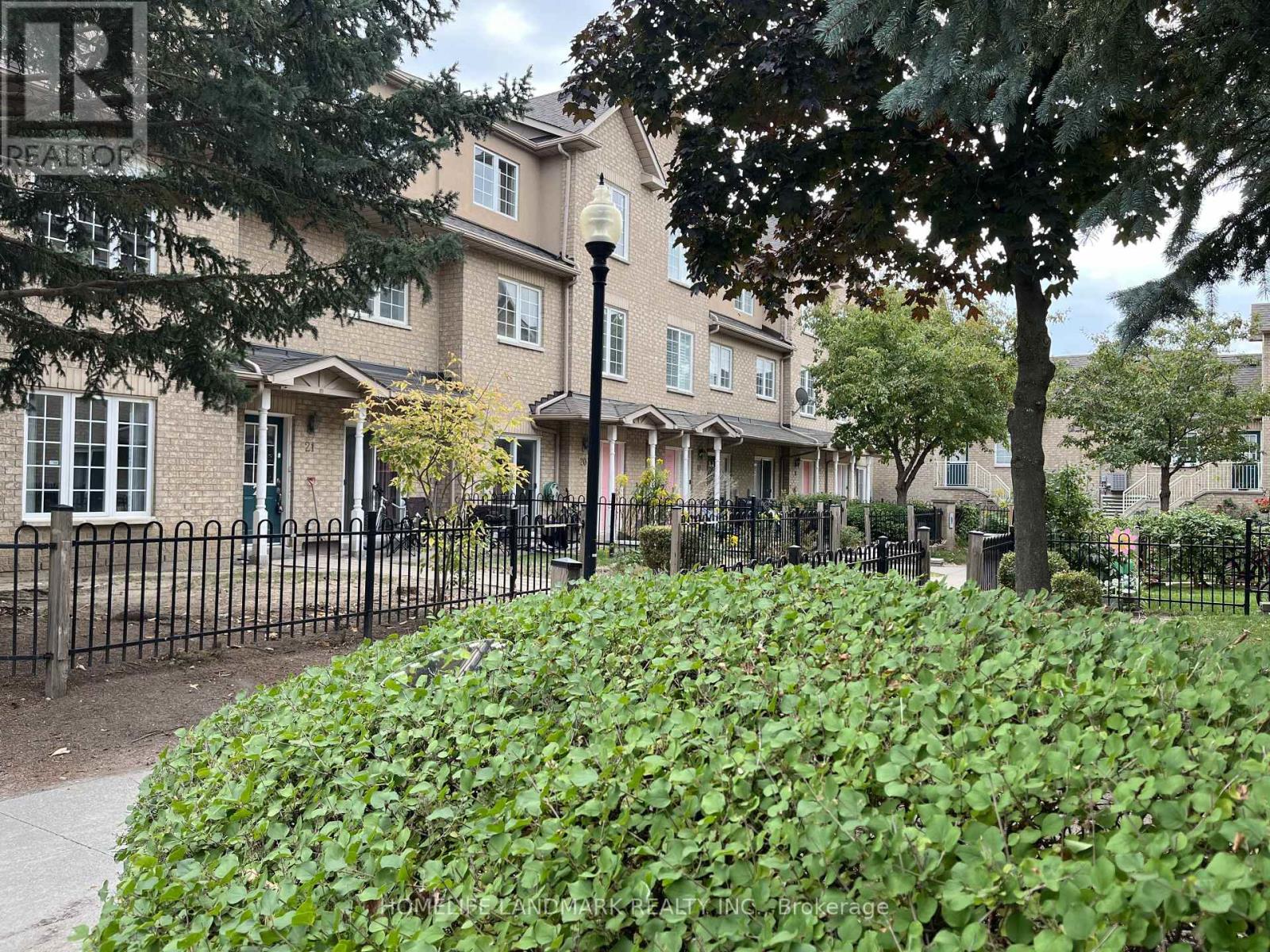 20 - 8 COX BOULEVARD, Markham, Ontario