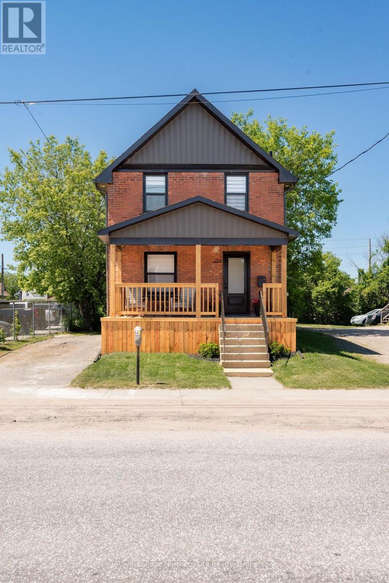 253 SECOND AVENUE W, North Bay, Ontario