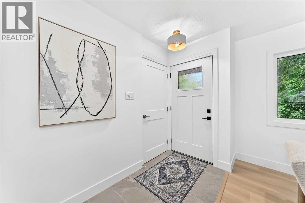 4139 Bowlen Street Nw, Calgary, Alberta  T2L 1P8 - Photo 3 - A2328597