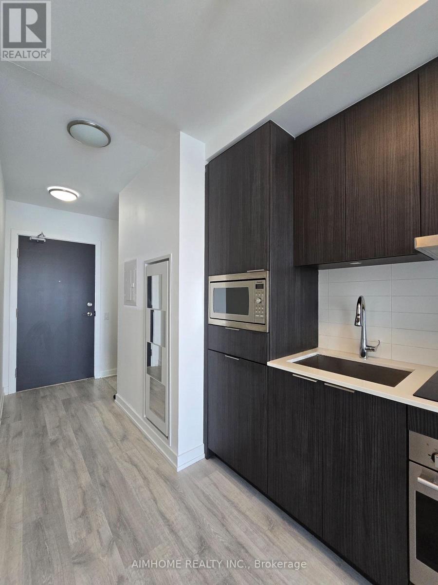 N1113 - 7 Golden Lion Heights, Toronto, Ontario  M6R 2J3 - Photo 2 - C13631872
