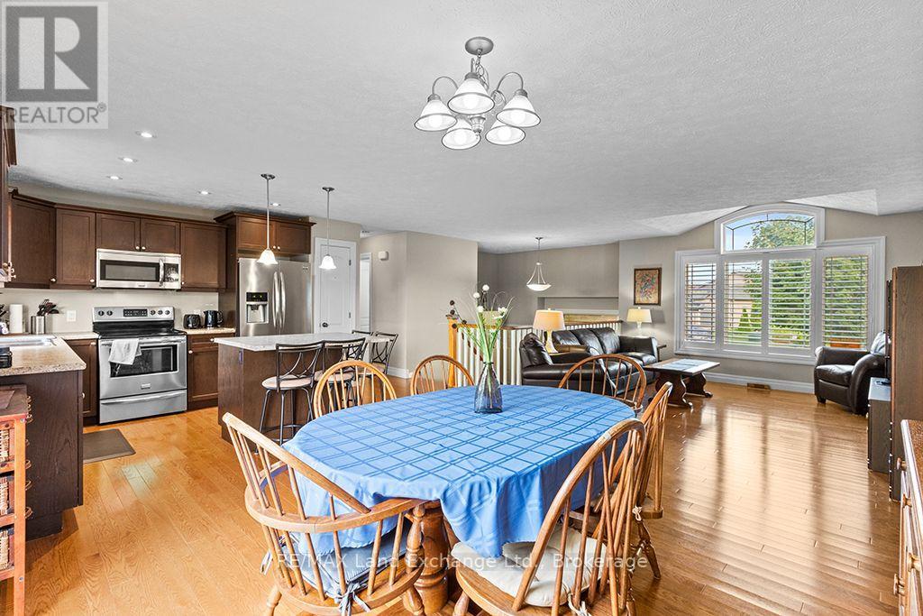 298 Stickel Street, Saugeen Shores, Ontario  N0H 2C1 - Photo 4 - X13681222