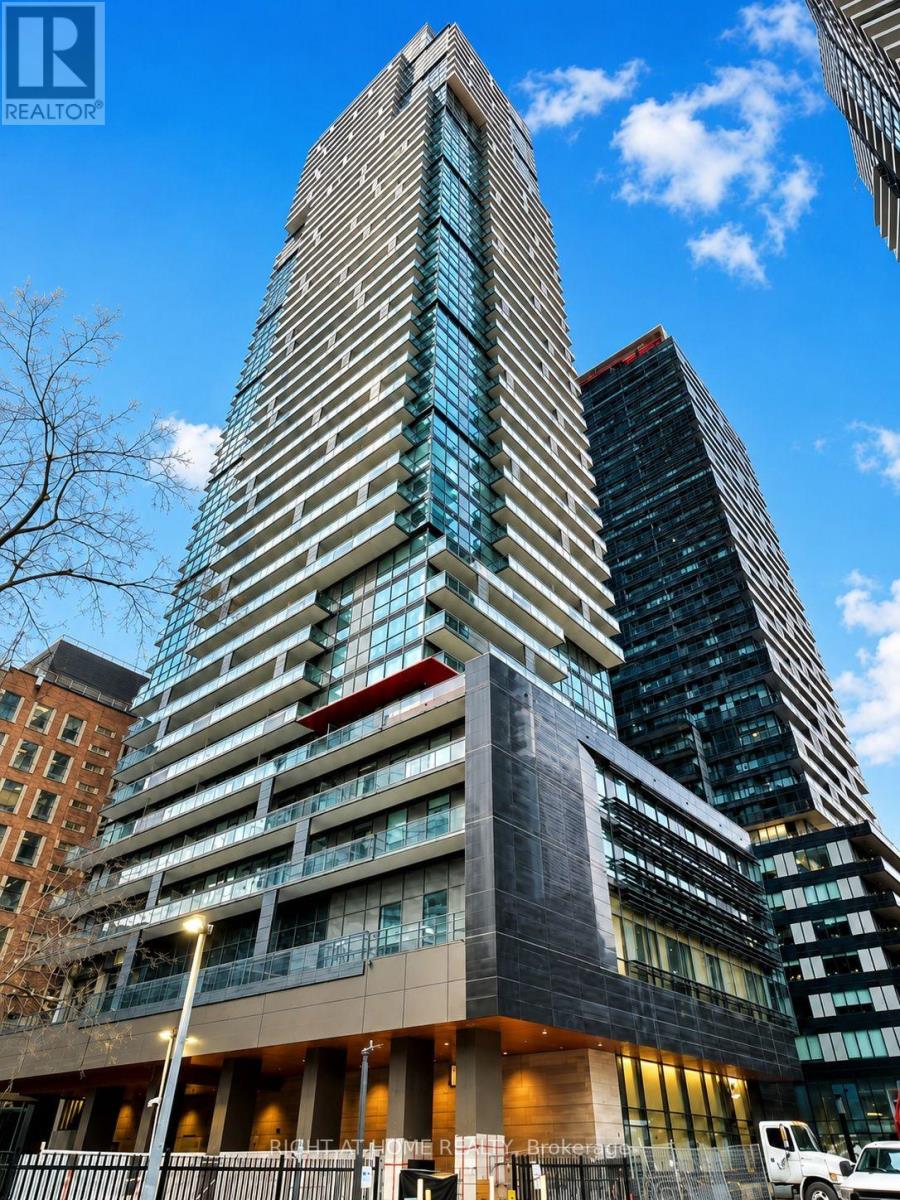 3206 - 39 Roehampton Avenue, Toronto, Ontario M4P 1P9 - Photo 2 - C13681230