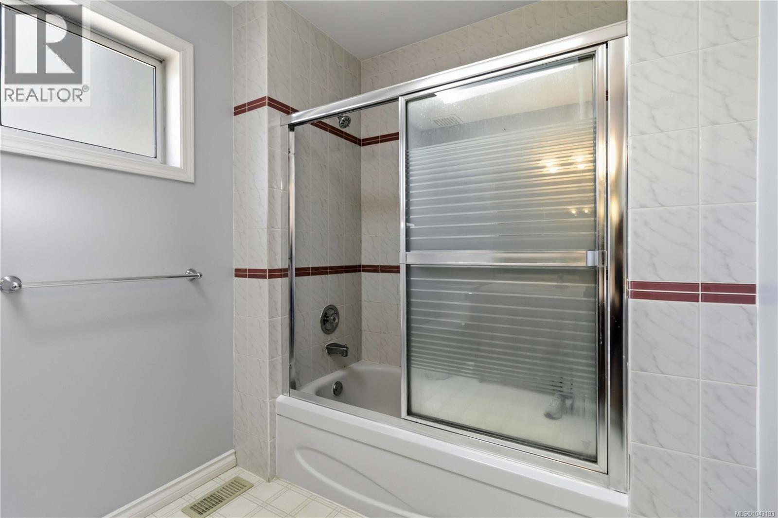 4343 Emily Carr Dr, Saanich, British Columbia  V8X 5E4 - Photo 27 - 1043193