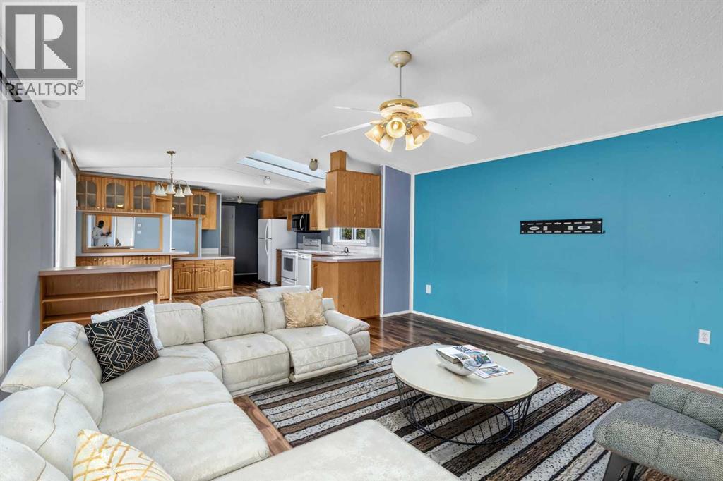 121 Couture Lane, Fort Mcmurray, Alberta  T9K 1X3 - Photo 4 - A2312094