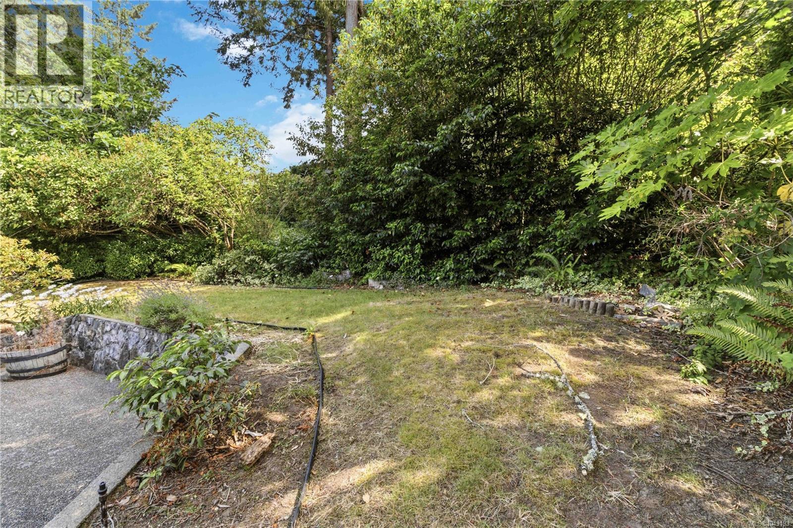 4343 Emily Carr Dr, Saanich, British Columbia  V8X 5E4 - Photo 36 - 1043193
