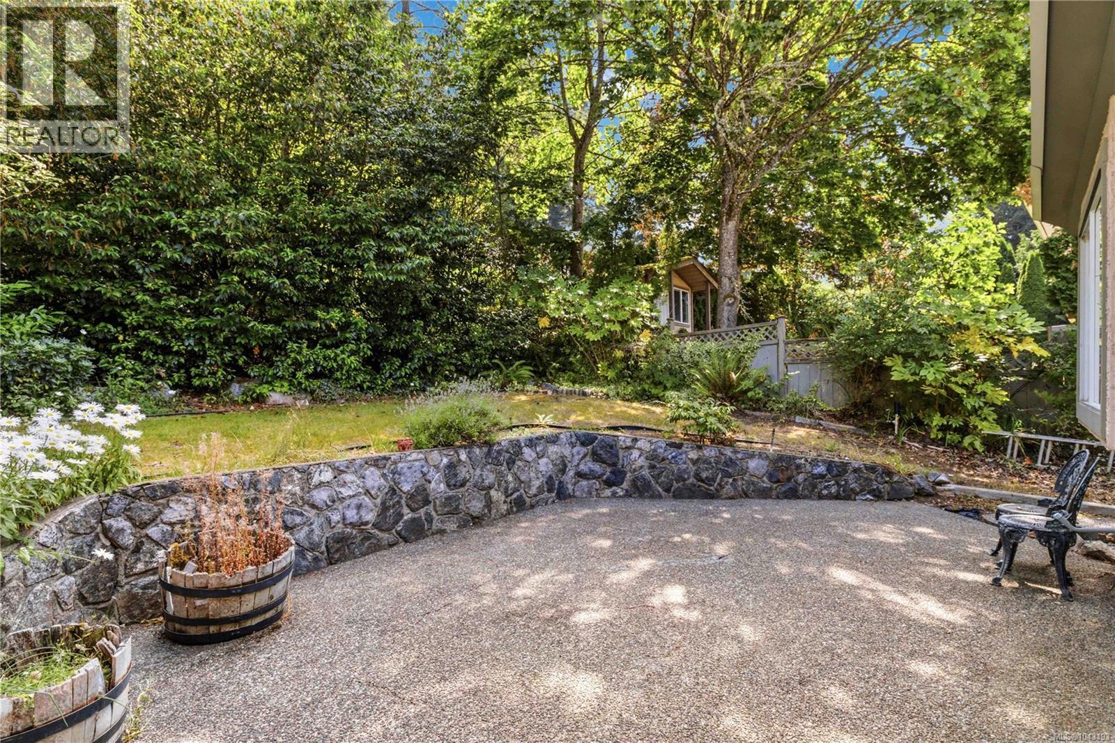 4343 Emily Carr Dr, Saanich, British Columbia  V8X 5E4 - Photo 37 - 1043193