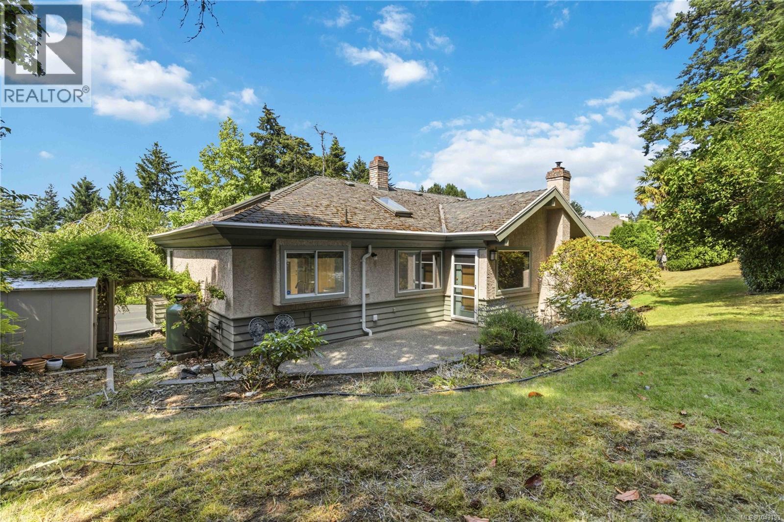 4343 Emily Carr Dr, Saanich, British Columbia  V8X 5E4 - Photo 38 - 1043193