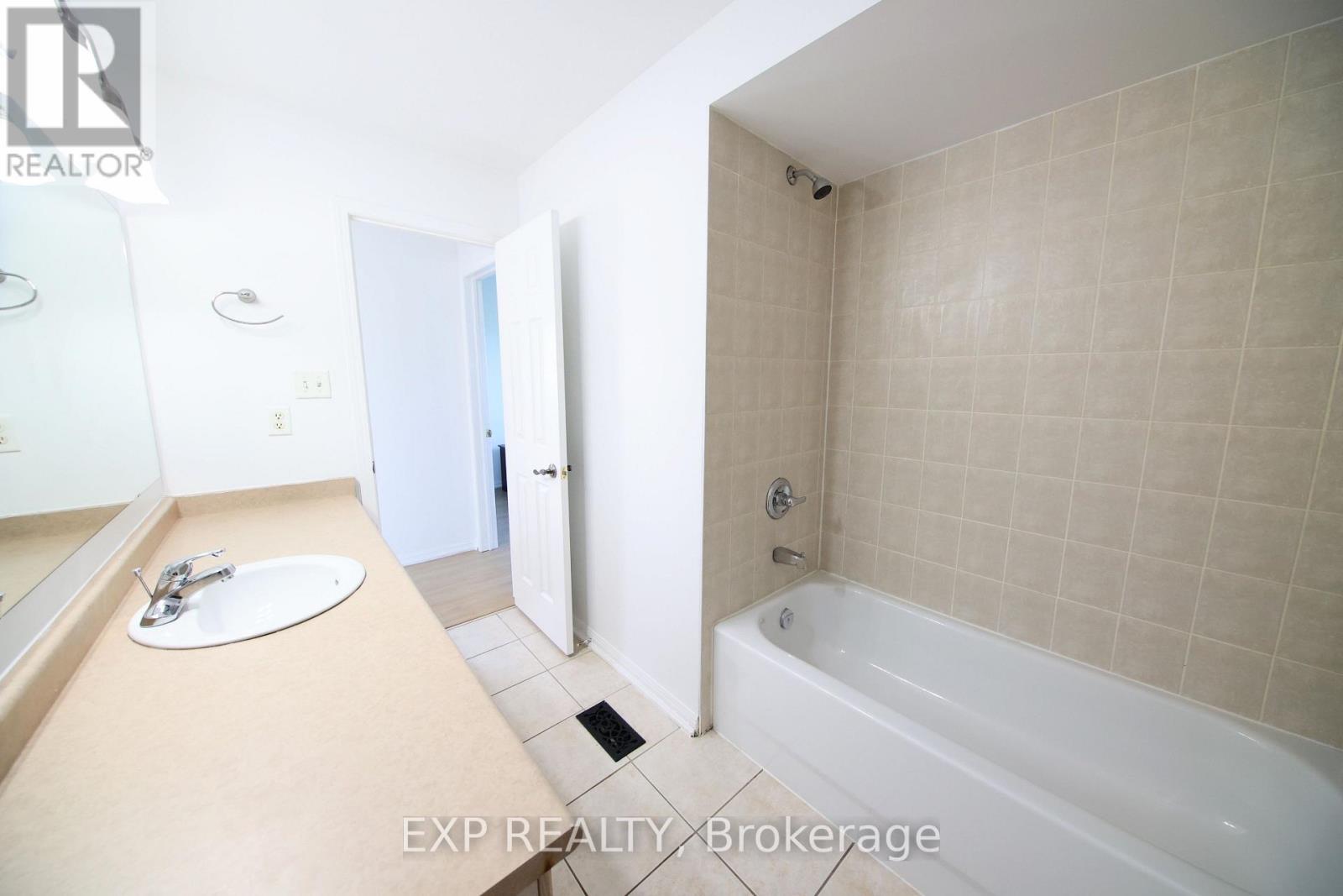 1036 Southport Drive, Oshawa, Ontario  L1H 8A3 - Photo 24 - E13614838