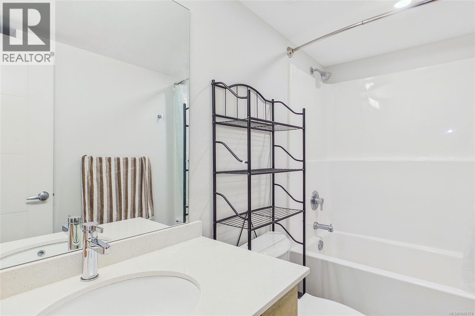 204 4820 Cedar Ridge Pl, Nanaimo, British Columbia  V9T 0M7 - Photo 15 - 1042174