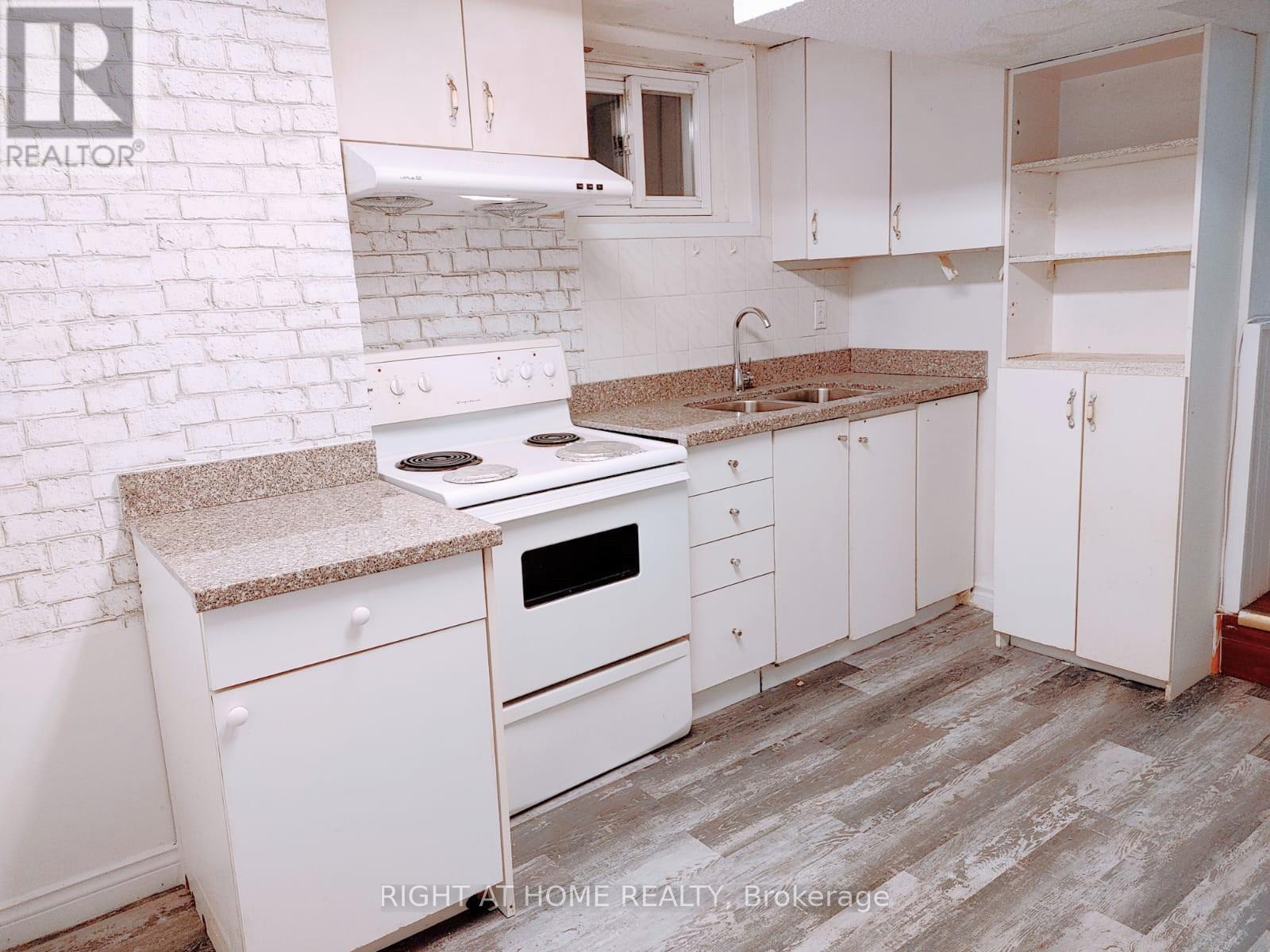 B - 108 LITTLELEAF DRIVE, Toronto, Ontario