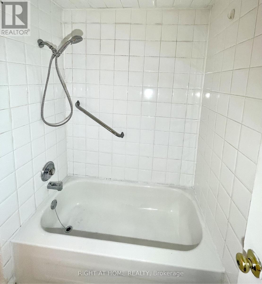 B - 108 Littleleaf Drive, Toronto, Ontario  M1B 1Z2 - Photo 11 - E13681234