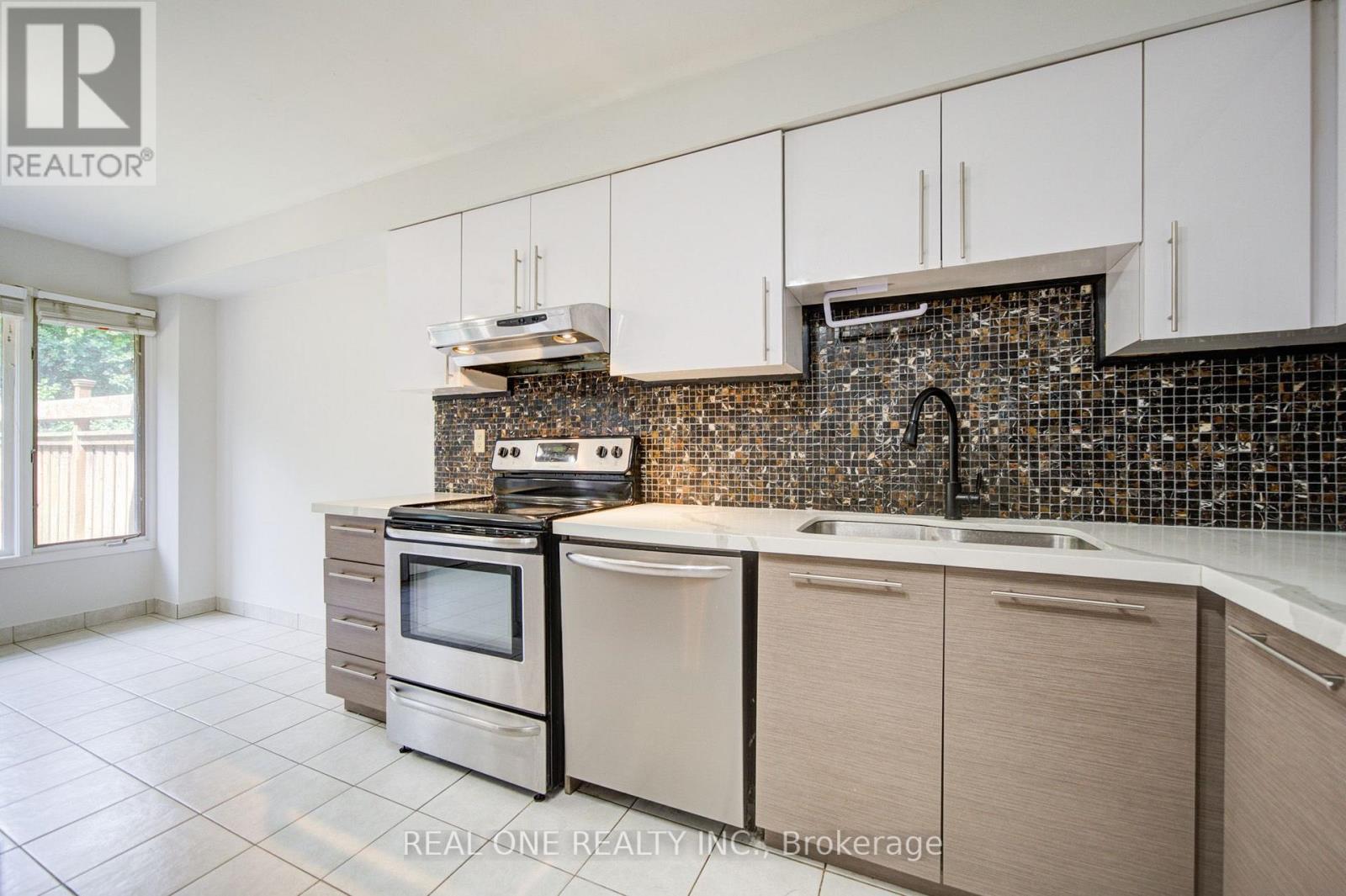 2593 Addingham Crescent, Oakville, Ontario  L6J 7K6 - Photo 11 - W13681238
