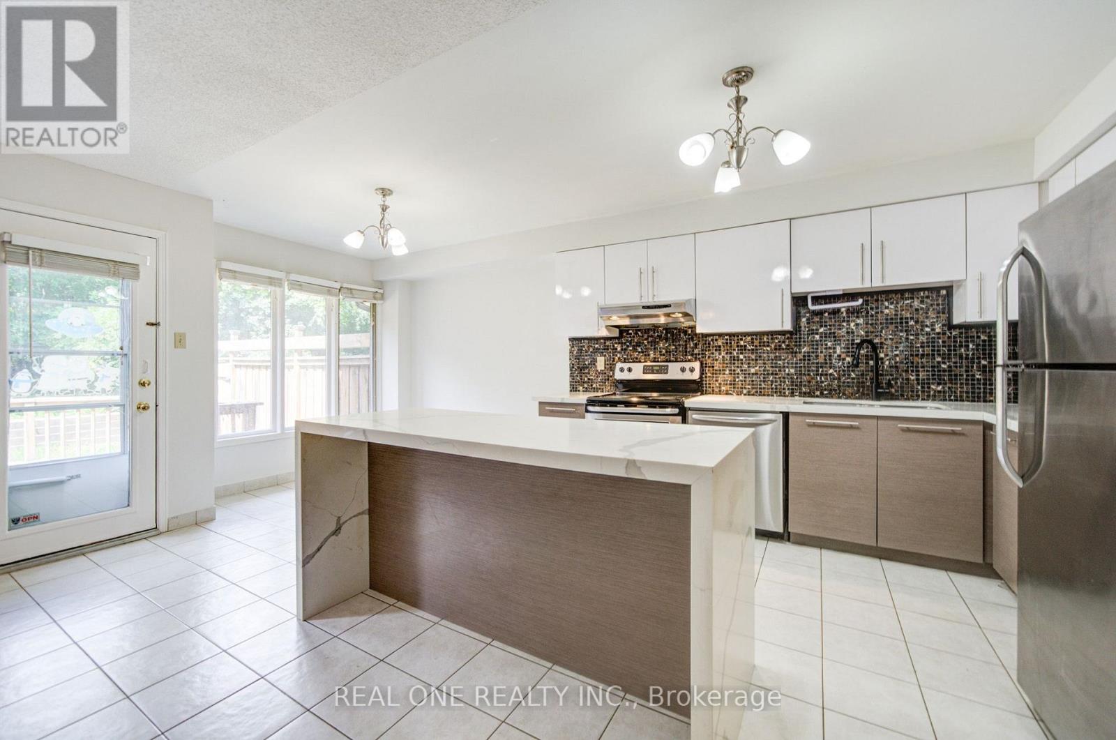 2593 Addingham Crescent, Oakville, Ontario  L6J 7K6 - Photo 9 - W13681238