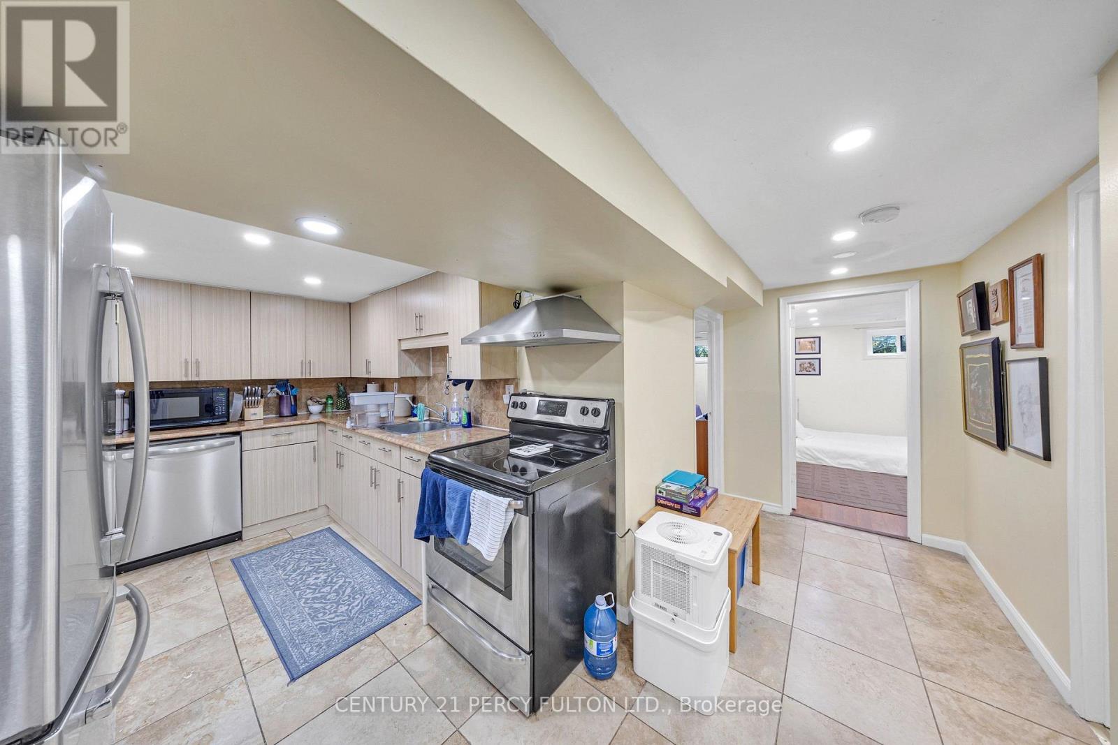719 Balaton Avenue, Pickering, Ontario L1W 1W3 - Photo 30 - E13680018