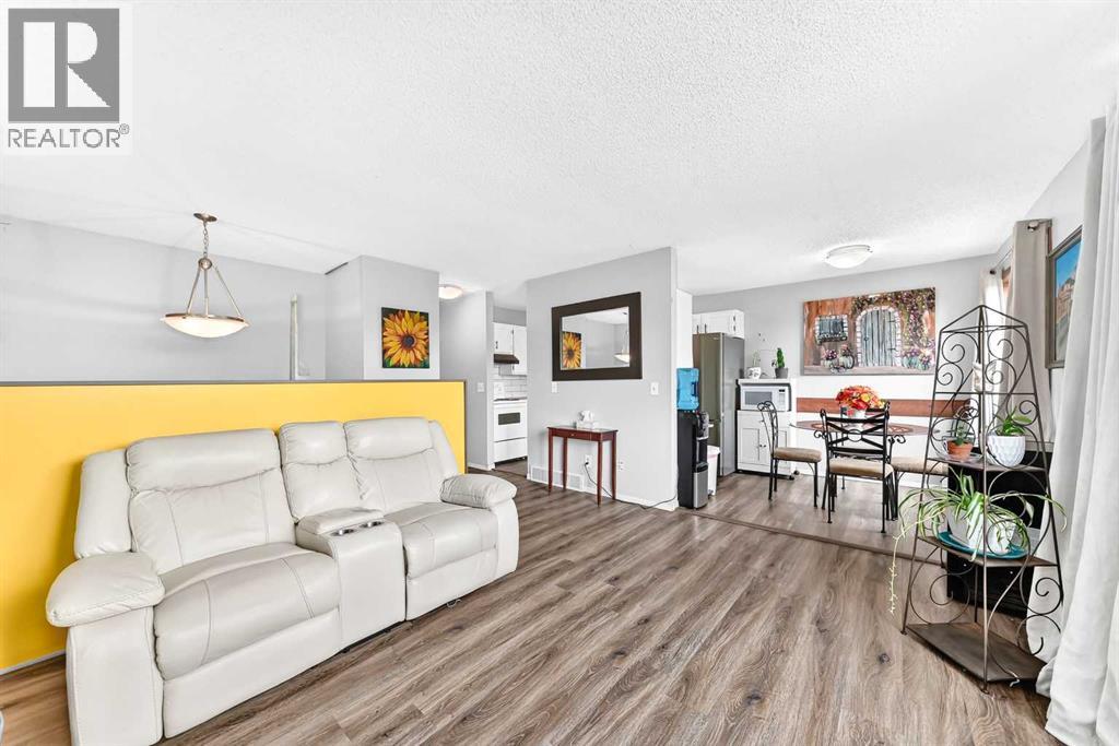 270 Glenpatrick Drive, Cochrane, Alberta  T4C 1G6 - Photo 5 - A2337688