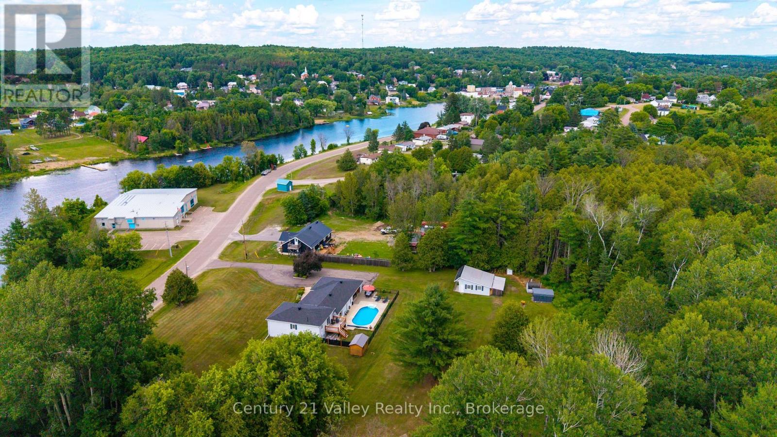 406 Water Street, Bonnechere Valley, Ontario  K0J 1T0 - Photo 2 - X13661756