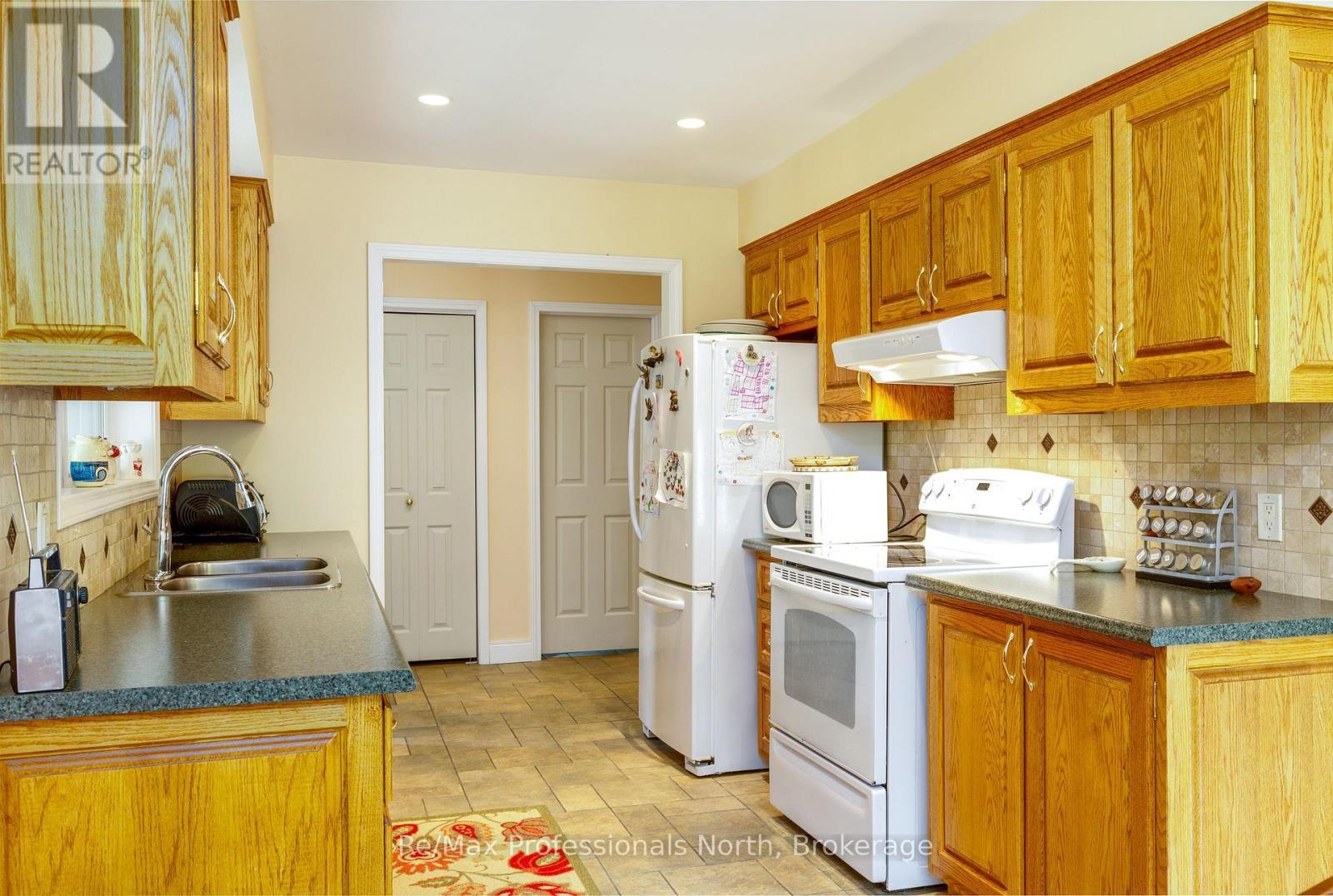 1003 Heron Lane, Gravenhurst, Ontario  P0E 1G0 - Photo 11 - X13681252