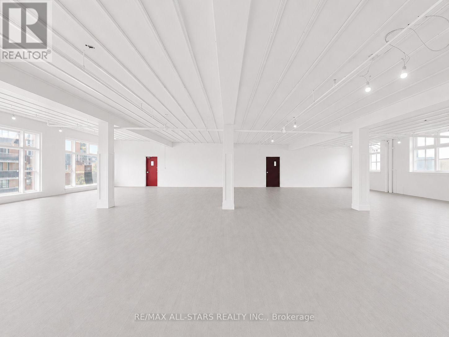 300 - 14 Mccaul Street, Toronto, Ontario  M5T 1V6 - Photo 7 - C12960432