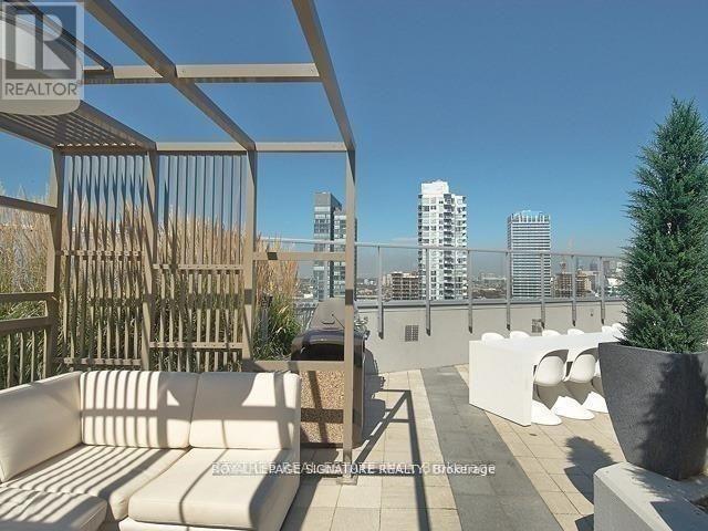 411 - 840 St Clair Avenue W, Toronto, Ontario  M6C 1C1 - Photo 23 - C13681276