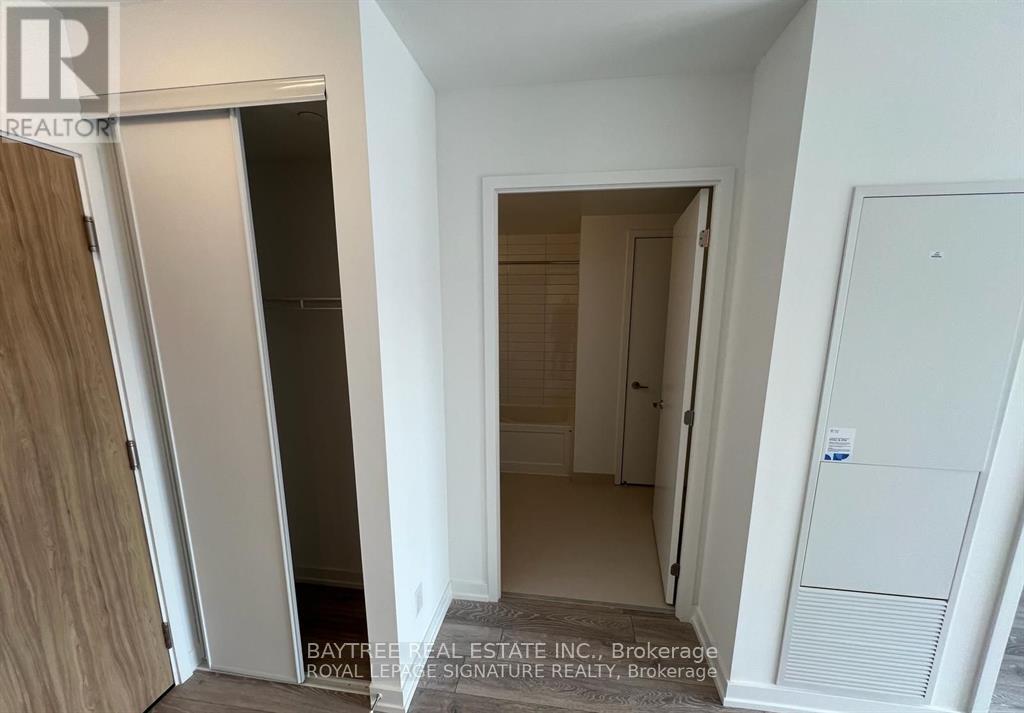 411 - 840 St Clair Avenue W, Toronto, Ontario  M6C 1C1 - Photo 5 - C13681276