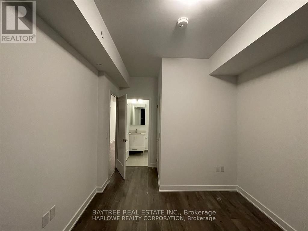 911 - 105 Oneida Crescent, Richmond Hill, Ontario  L4B 0B1 - Photo 5 - N13681266