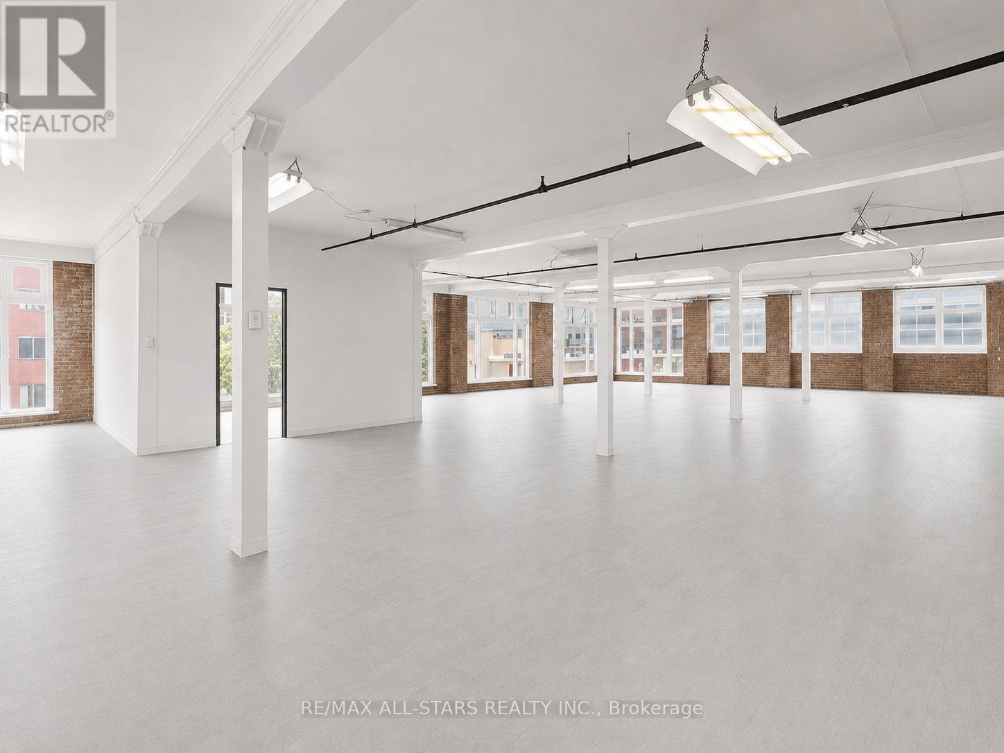 302 - 14 Mccaul Street, Toronto, Ontario  M5T 1V6 - Photo 5 - C12960438