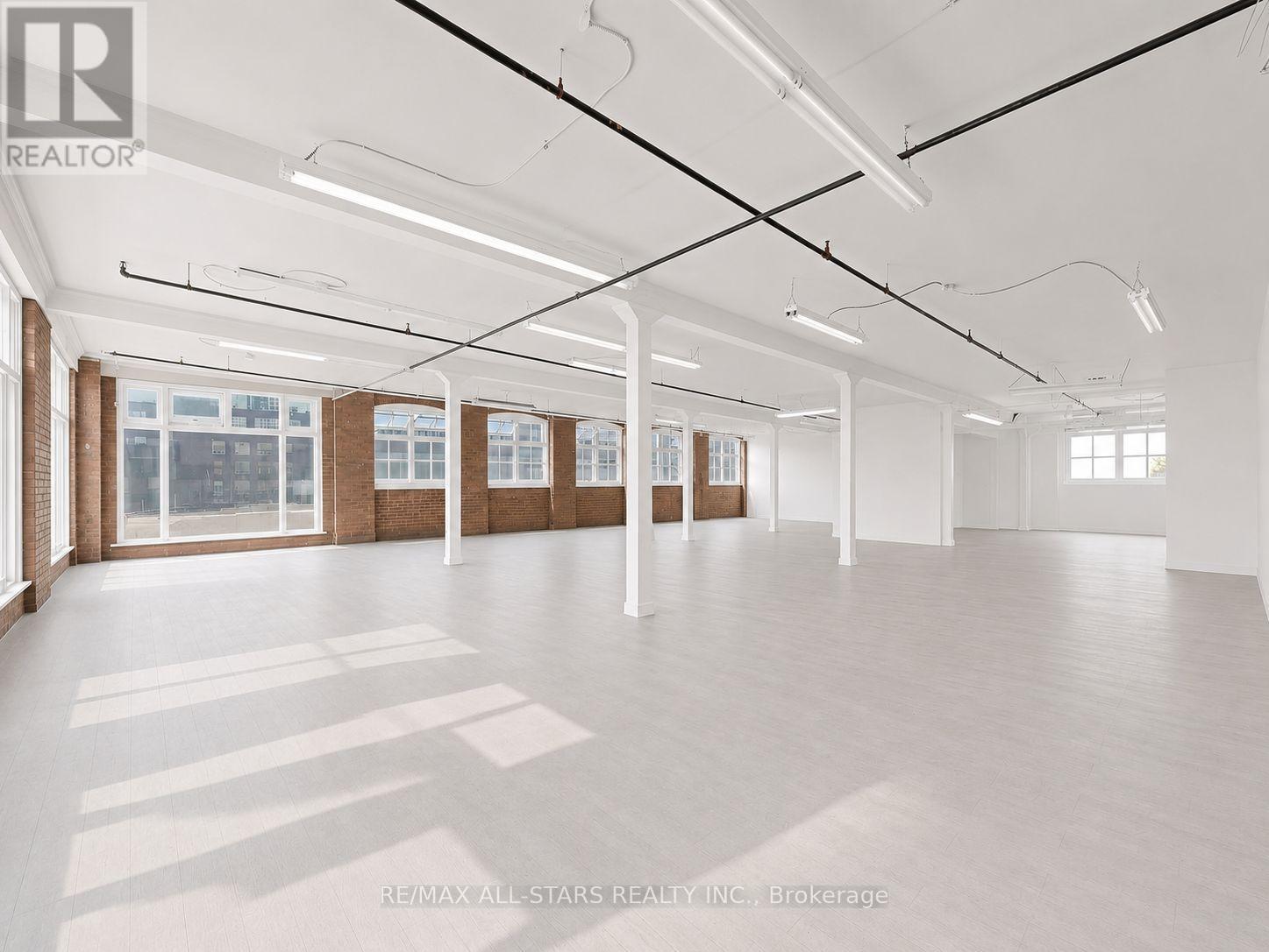 302 - 14 Mccaul Street, Toronto, Ontario  M5T 1V6 - Photo 4 - C12960438