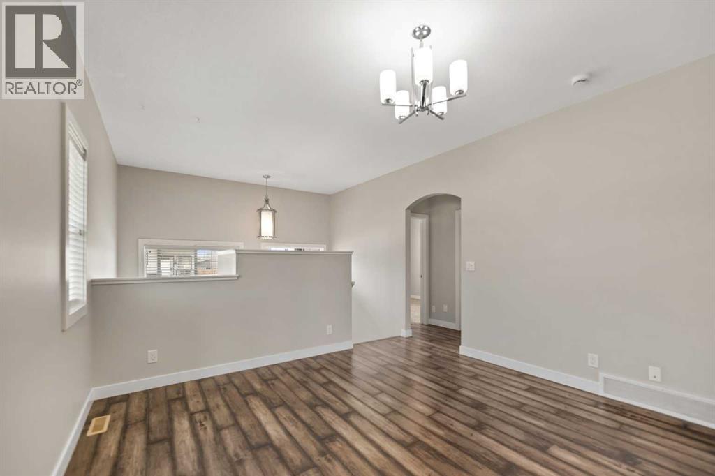 46 Village Crescent, Red Deer, Alberta  T4R 0P3 - Photo 11 - A2326120