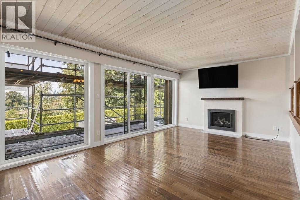 1056 Lillooet Road, North Vancouver, British Columbia  V7J 2H8 - Photo 2 - R3156185