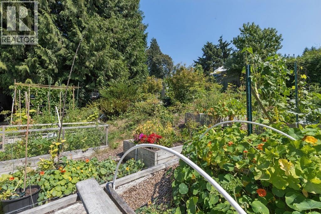 1056 Lillooet Road, North Vancouver, British Columbia  V7J 2H8 - Photo 27 - R3156185